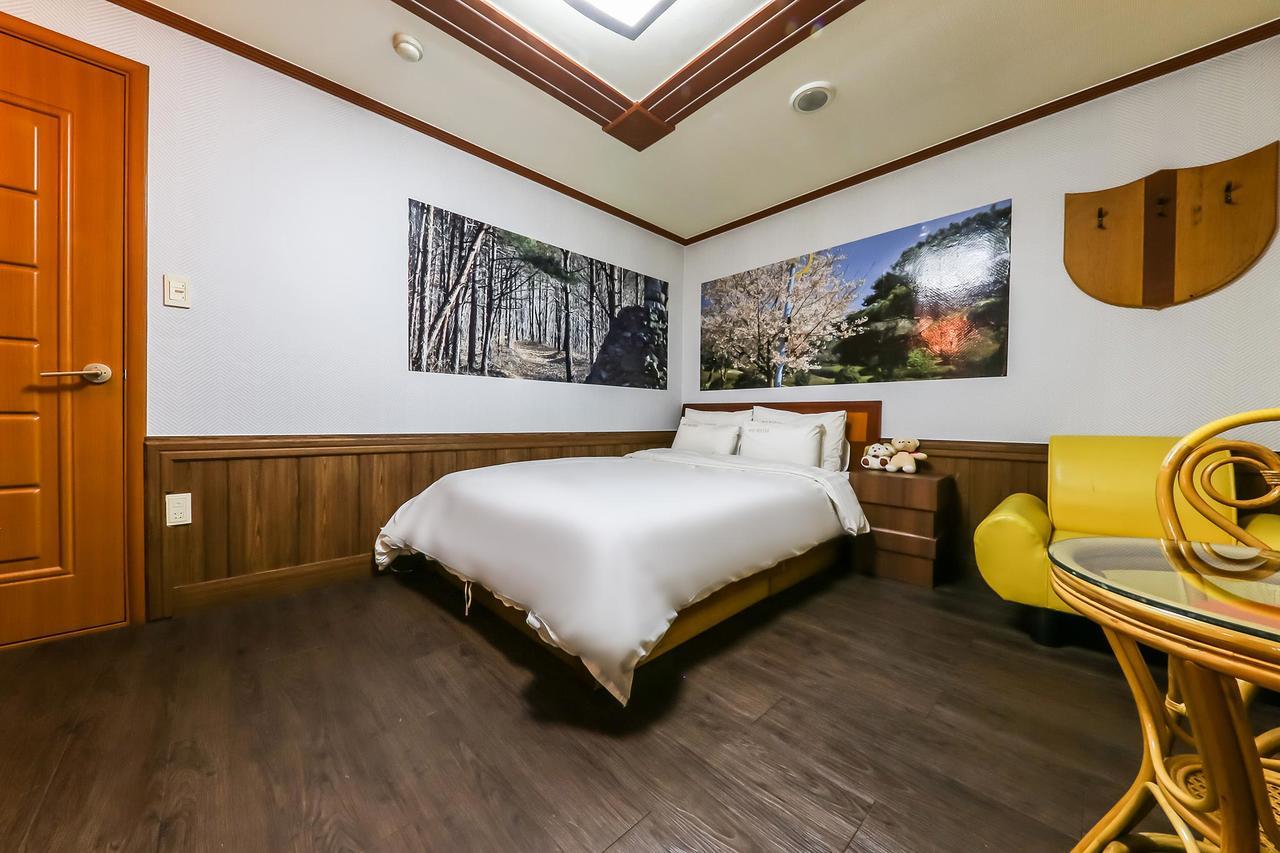 Pine Motel Порьон Екстер'єр фото