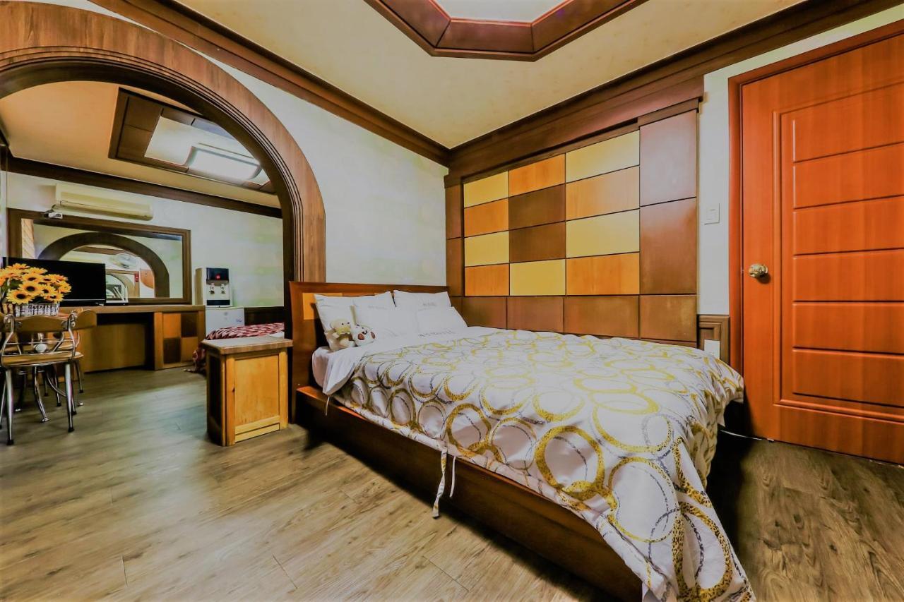 Pine Motel Порьон Екстер'єр фото