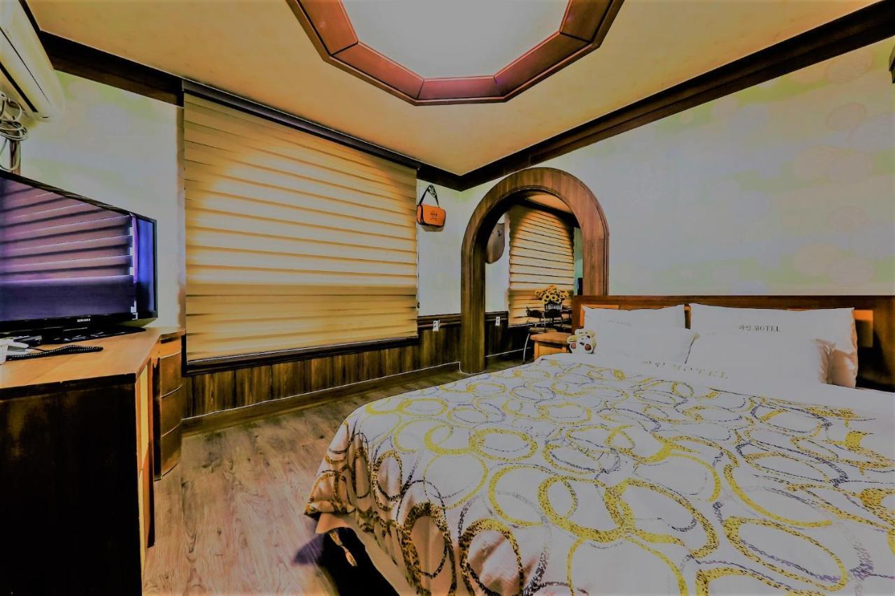 Pine Motel Порьон Екстер'єр фото