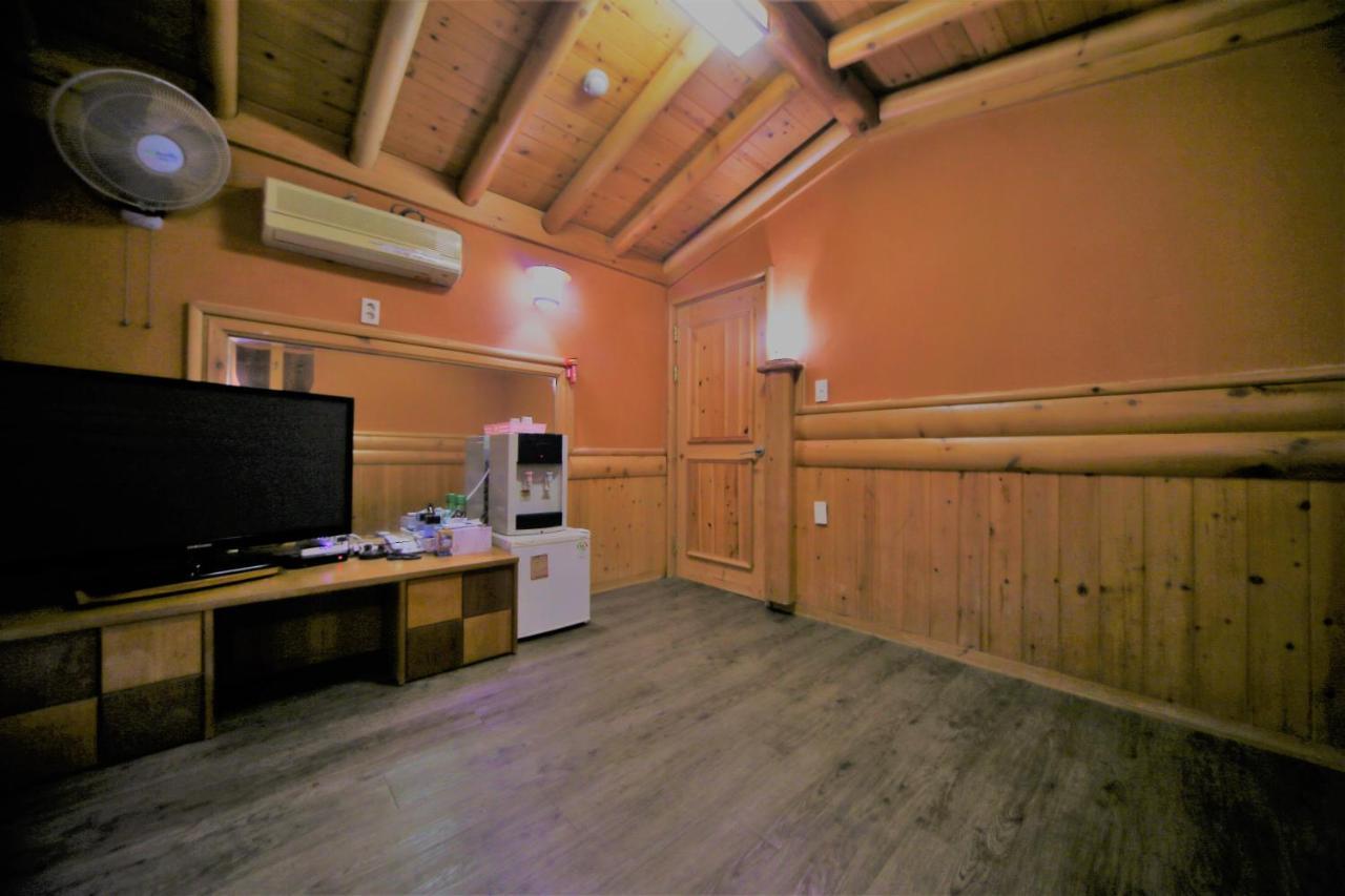 Pine Motel Порьон Екстер'єр фото