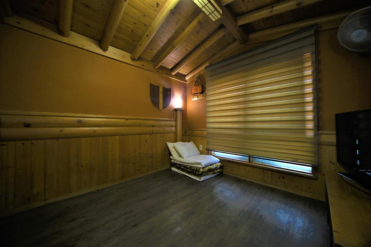 Pine Motel Порьон Екстер'єр фото